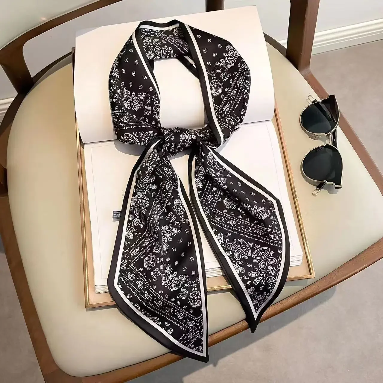 Luxury Bags Designer - Lenço Estreito Estampado Xadrez com Design