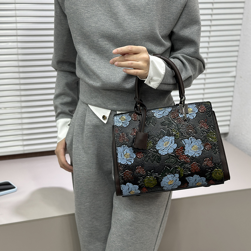 Bolsa Tote Vintage 3D com Rele - Quiet Luxury Bags Tote avaliação e preço