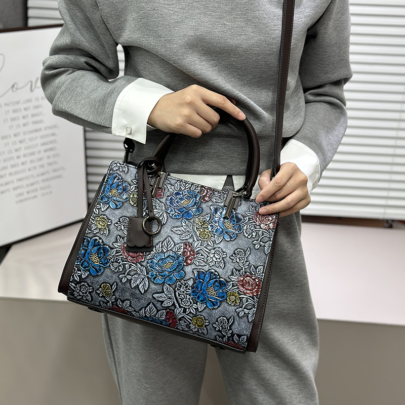 Bolsa Tote Vintage 3D com Rele - Quiet Luxury Bags Tote avaliação e preço