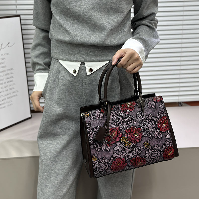 Bolsa Tote Vintage 3D com Rele - Quiet Luxury Bags Tote avaliação e preço