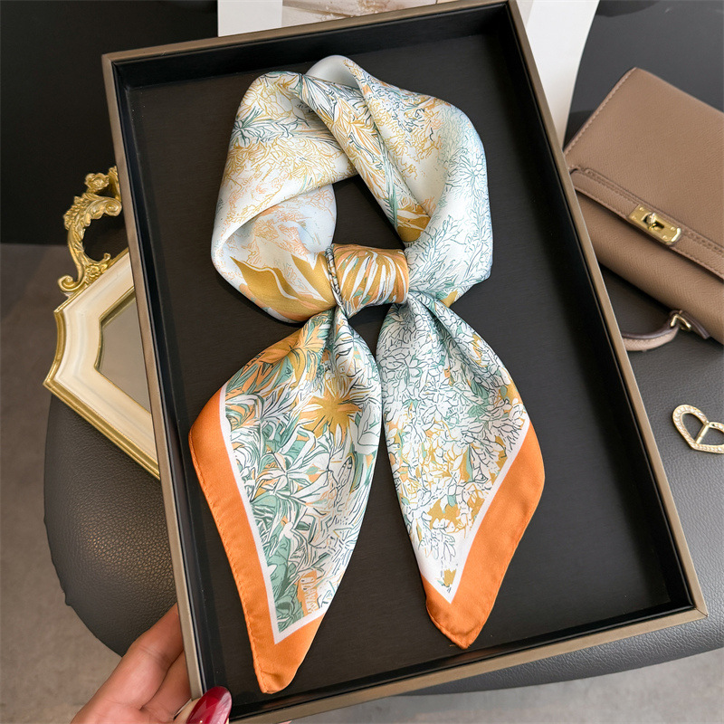 Lenço de Seda com Estampa de D - Luxury Bags Designer avaliação e preço